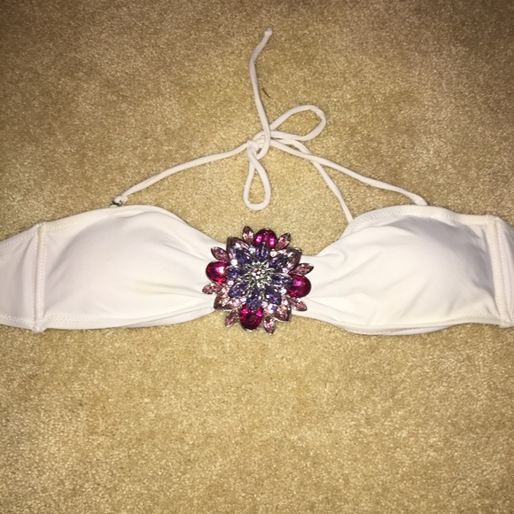 White bikini top! - Picture 1 of 5
